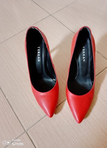 36 Beden kırmızı Renk Stiletto Tergan ayakkabı 