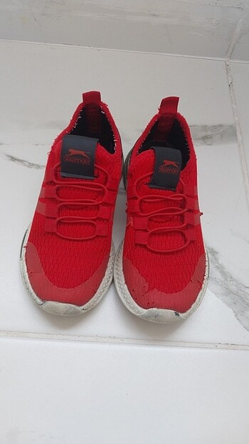 Kız Erkek kırmızı spor ayakkabısı