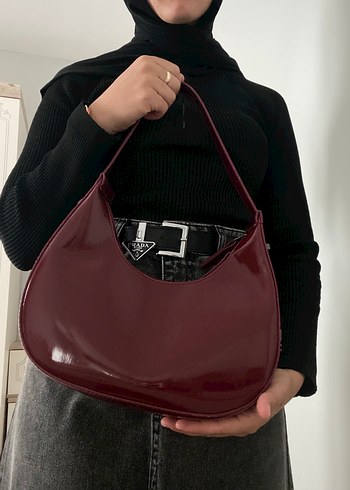 Zara Bordo Parlak Deri Kadın Omuz Çantası
