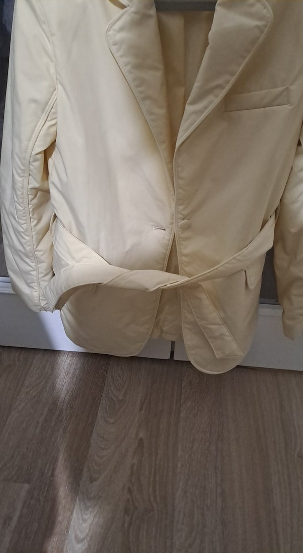 Bej kemerli, kalın  ceket, mont. - Görsel 2