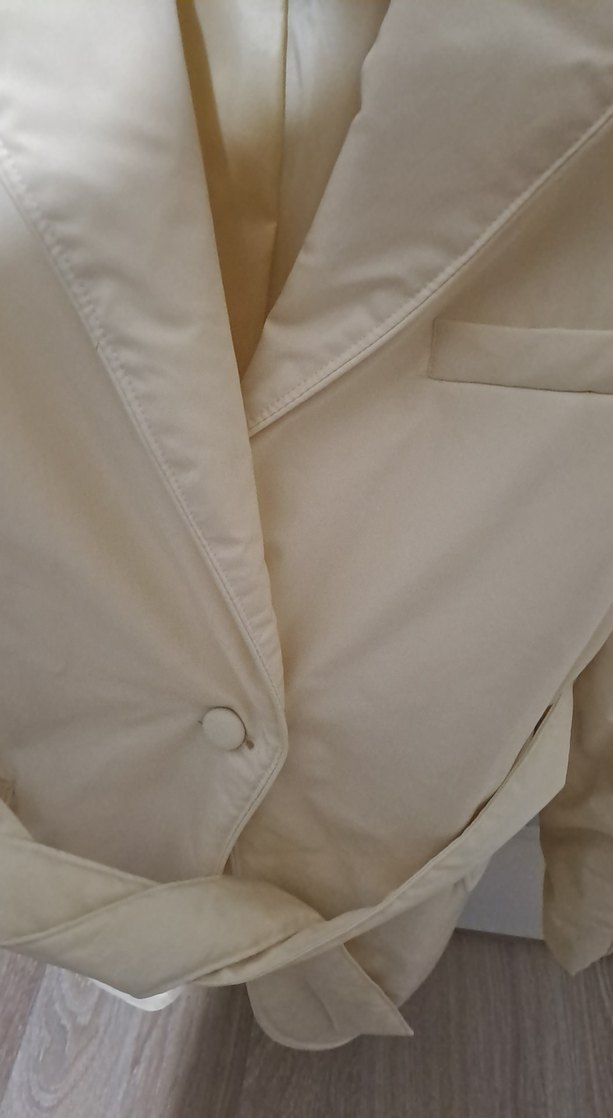 Bej kemerli, kalın  ceket, mont. - Görsel 3