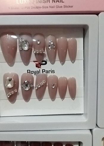 Bej Renkli Taşlı Tırnak Süslemeleri - Görsel 5