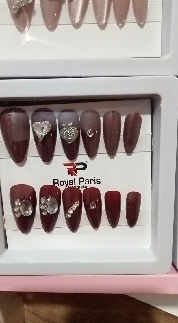 Bej Renkli Taşlı Tırnak Süslemeleri - Görsel 4