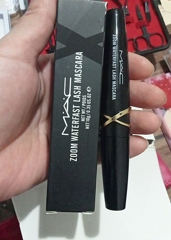 MAC Zoom Waterfast Siyah Maskara - Görsel 2