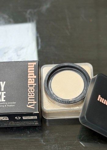 Huda Beauty Bej Pudra - Görsel 2