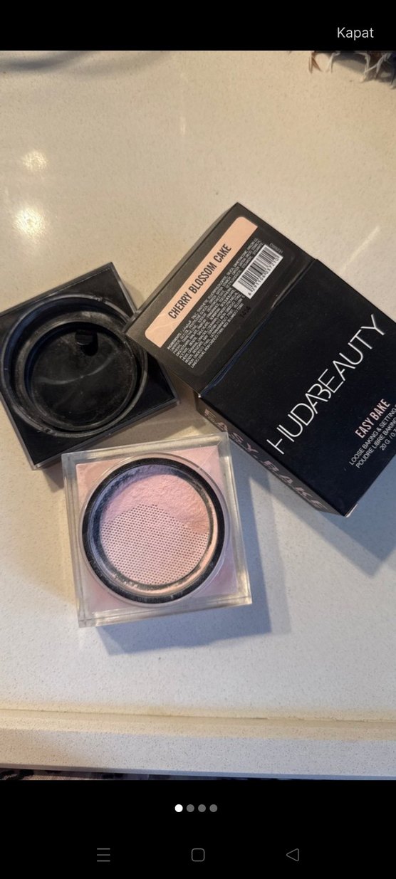 Huda Beauty Cherry Blossom Cake Pudra - Görsel 2
