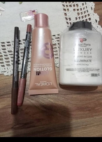 Bej Işıltılı Makyaj Ürünleri Seti