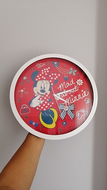 Diğer Mickey Mouse Duvar Saati