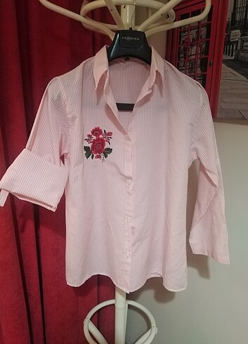 Zara Çiçek nakışlı gömlek