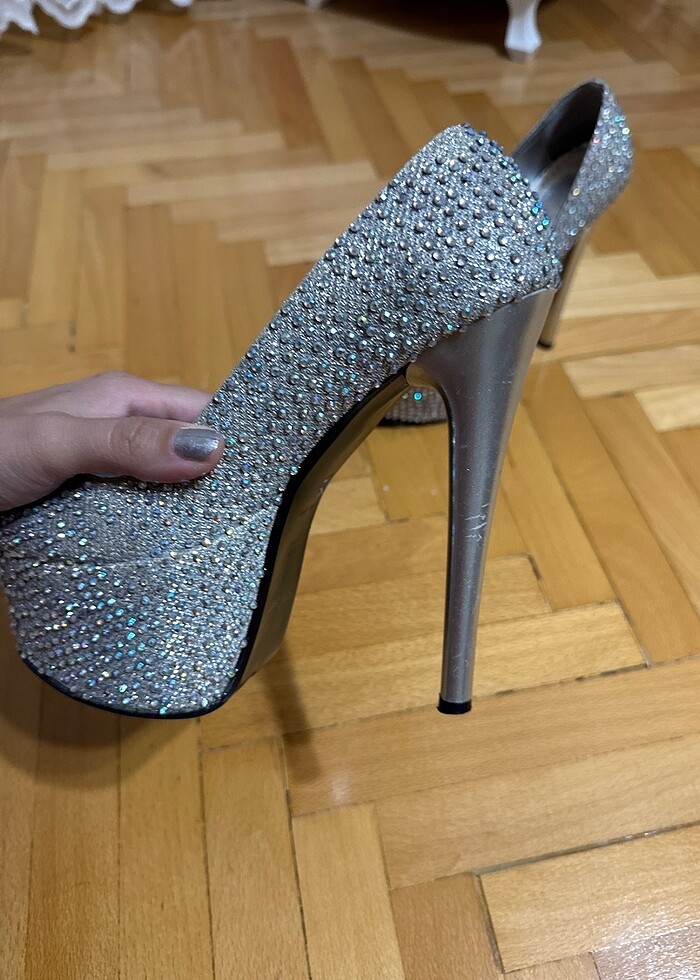 Taşlı topuklu ayakkabı - Görsel 2