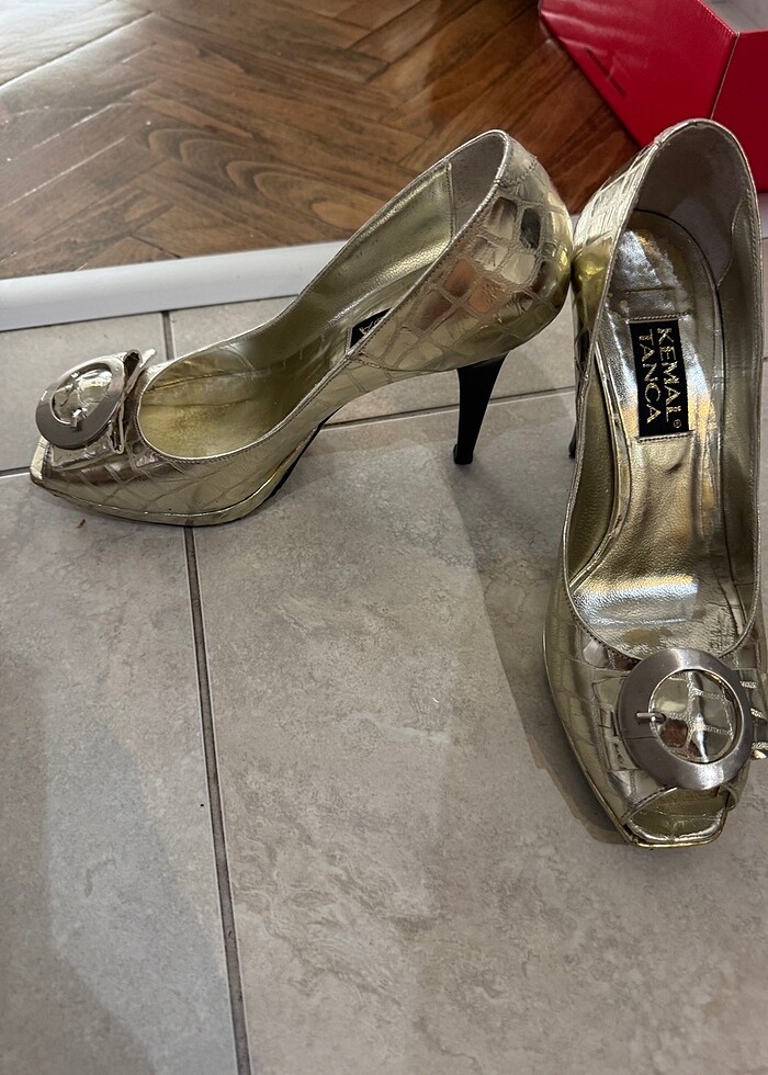 Parlak topuklu - Görsel 2