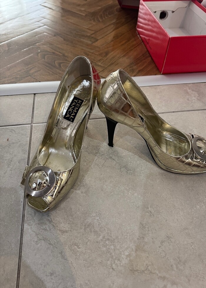 Parlak topuklu - Görsel 3