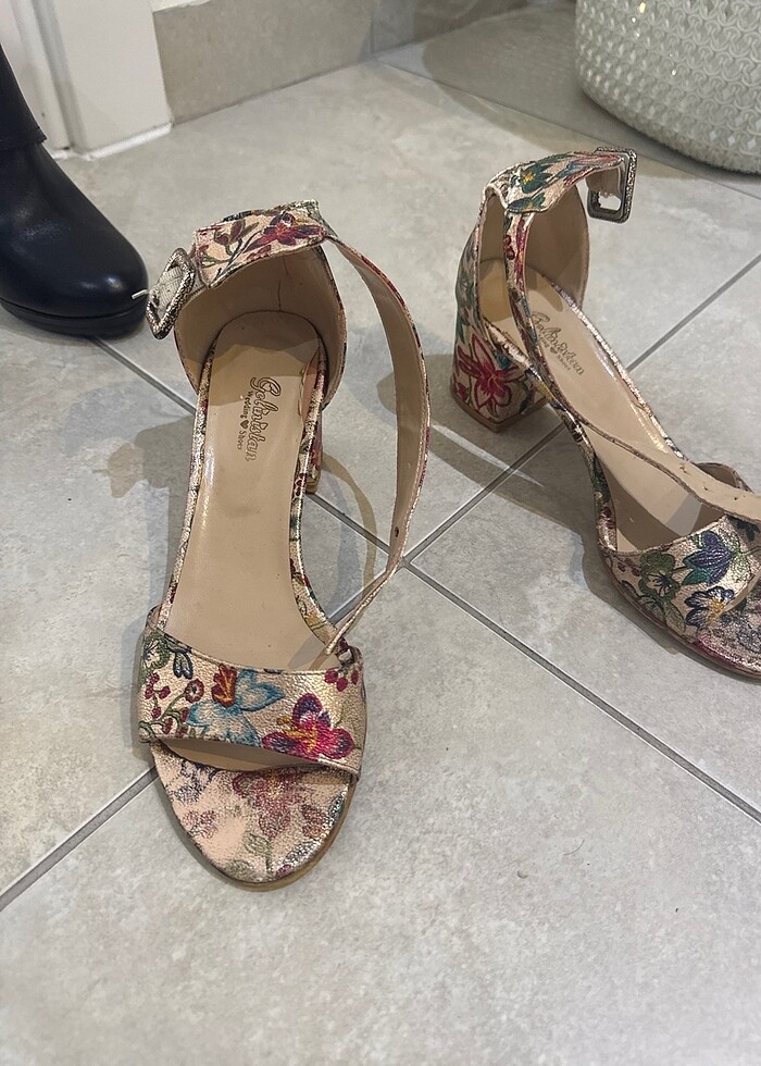 Kısa topuk ayakkabı - Görsel 2