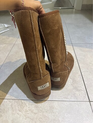 Ugg Ugg taşlı
