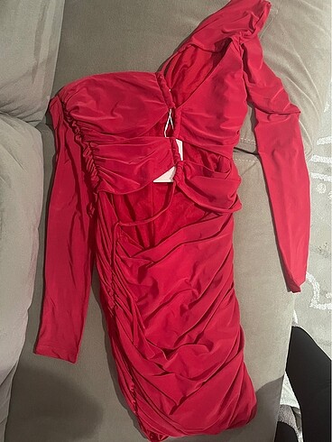 Beyoğlu Butik Beyyoğlu etiketli elbise s bedene olur