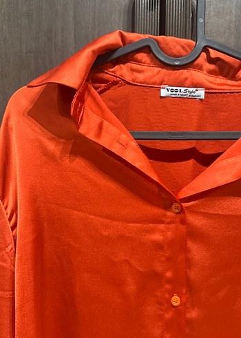 Turuncu Parlak Düğmeli Uzun Kollu Gömlek - Görsel 2