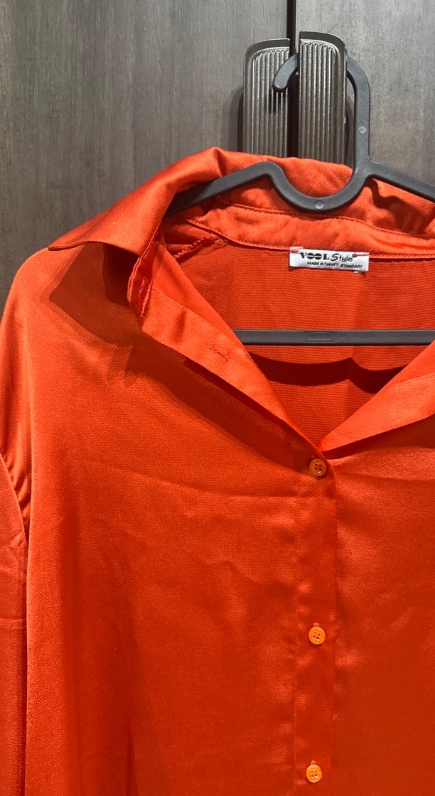 Turuncu Parlak Düğmeli Uzun Kollu Gömlek - Görsel 2