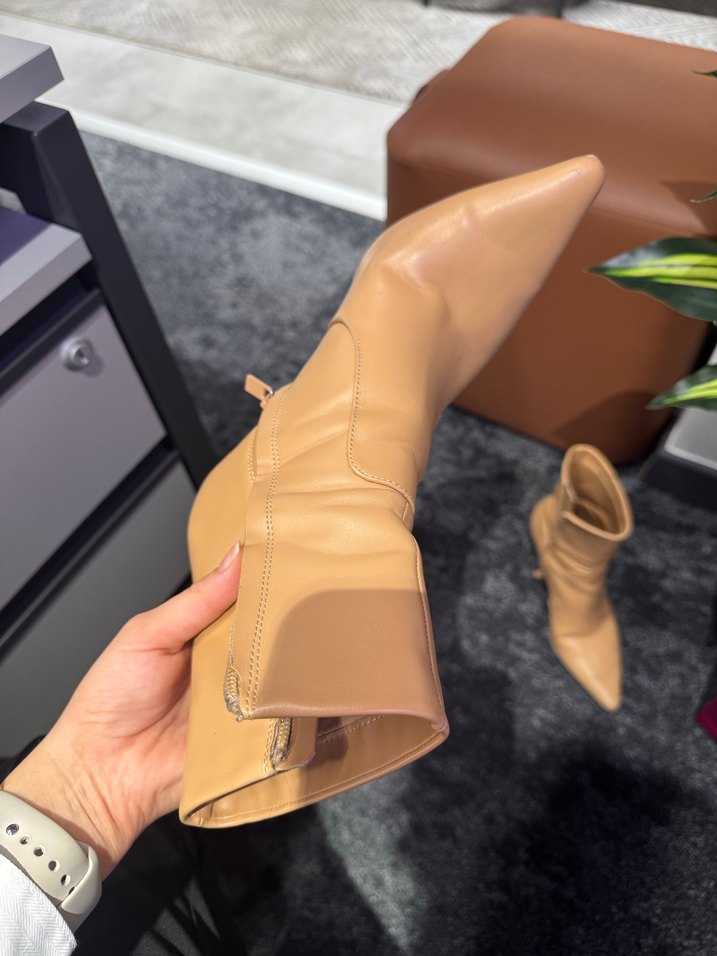 Bershka Bej Deri Stiletto Topuklu Kadın Bot - Görsel 2