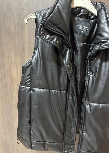 Siyah Deri Yüksek Yakalı Kadın Yelek - Görsel 3