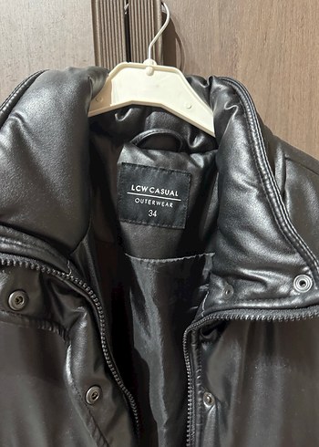 Siyah Deri Yüksek Yakalı Kadın Yelek - Görsel 2