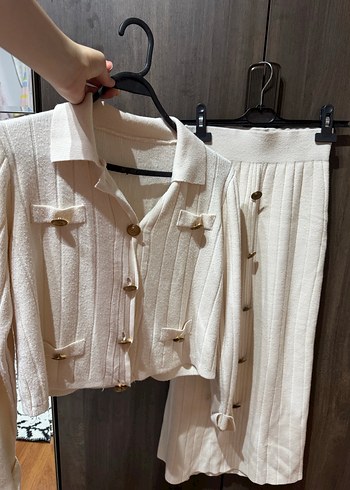 Düğmeli Beyaz Midi Triko Etekli takım - Görsel 5