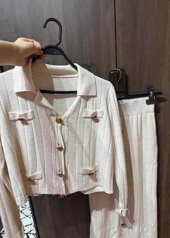 Düğmeli Beyaz Midi Triko Etekli takım - Görsel 6