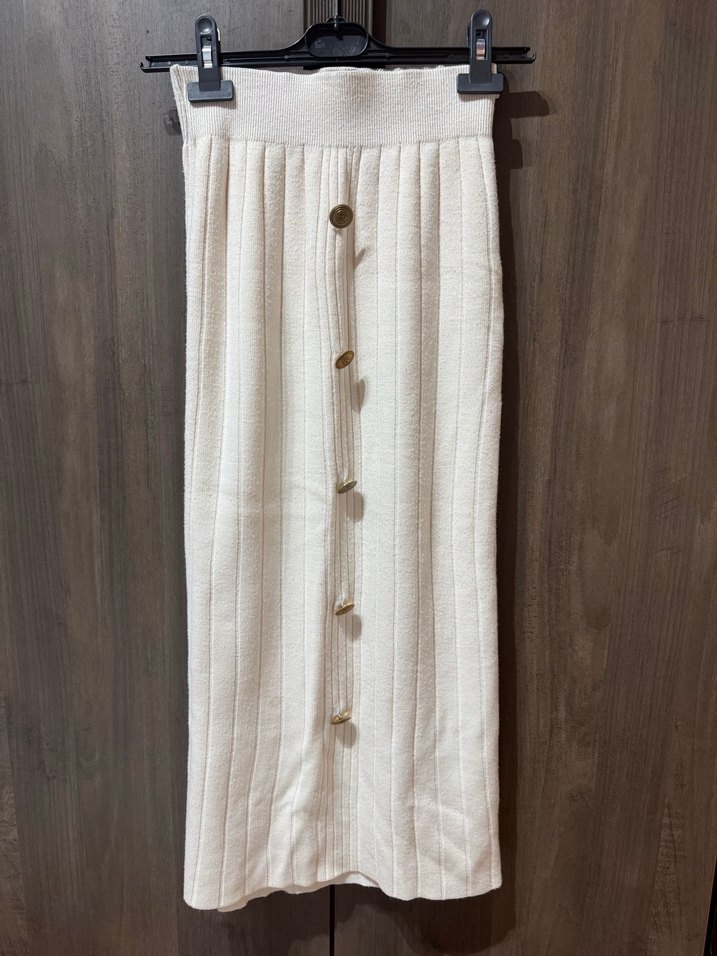 Düğmeli Beyaz Midi Triko Etekli takım - Görsel 2