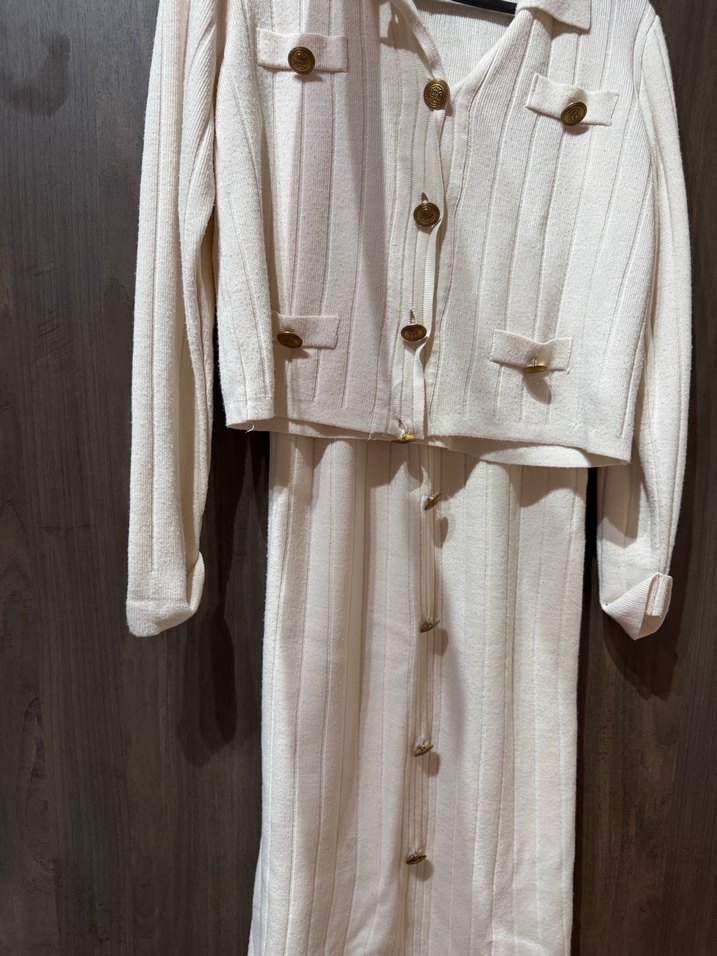 Düğmeli Beyaz Midi Triko Etekli takım - Görsel 3