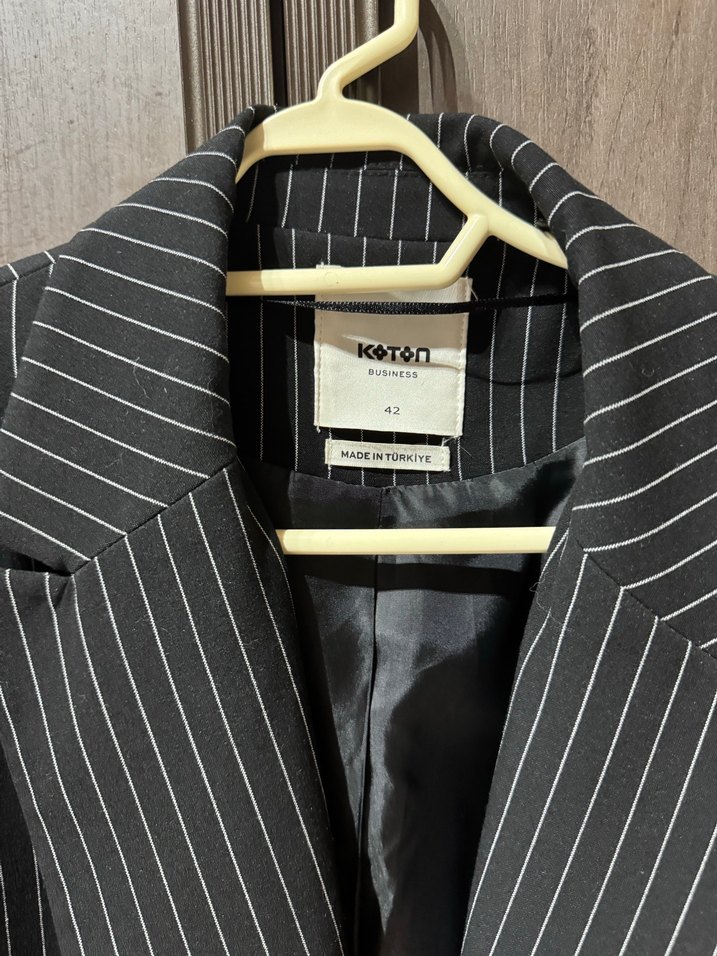 Düğmeli Gri Çizgili Kadın Blazer Ceket - Görsel 2