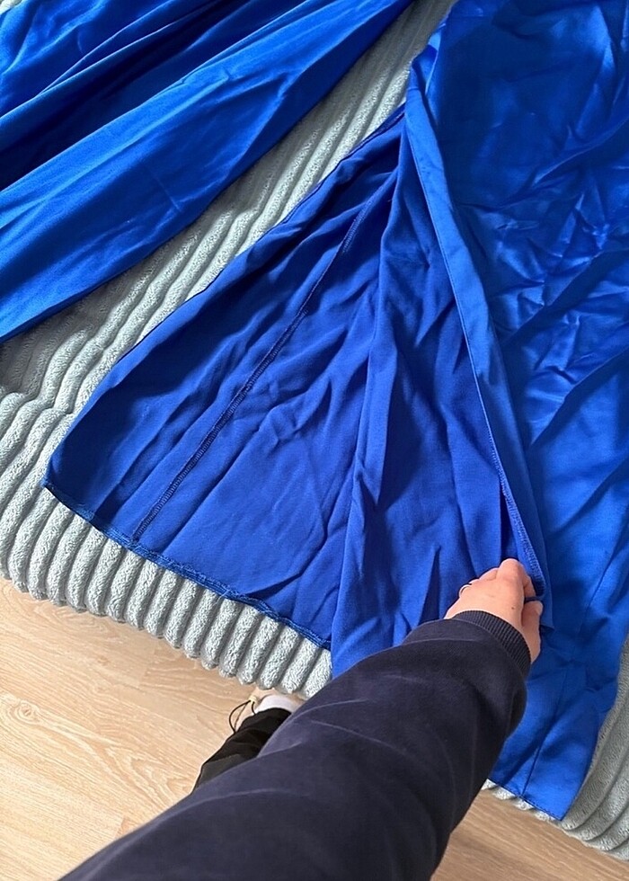 Saten saks mavisi abiye - Görsel 4