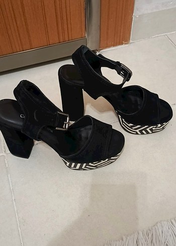 Siyah Zebra Desenli Platform Topuklu Kadın Ayakkabı - Görsel 4