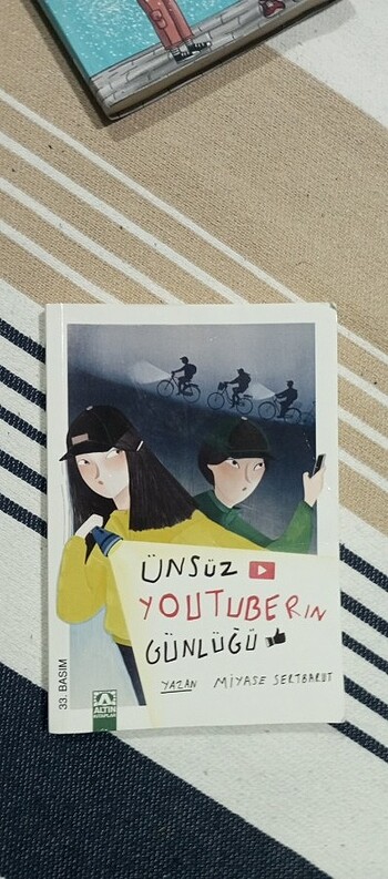 ÜNSÜZ BİR YOUTUBERIN GÜNLÜĞÜ 