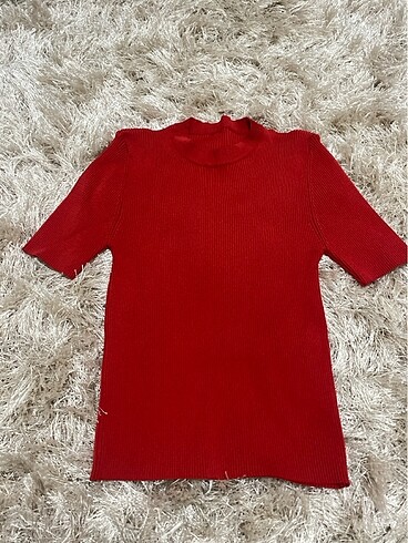 Kırmızı tshirt