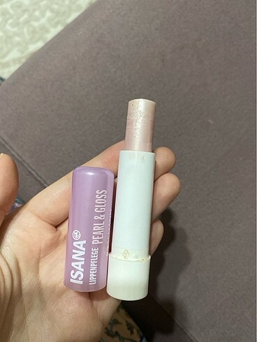 Beden İsana gloss