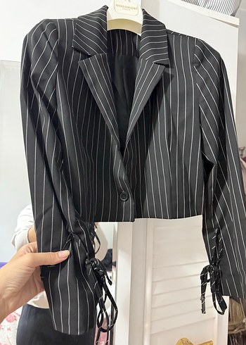 Zara Cizgili Siyah Crop Blazer