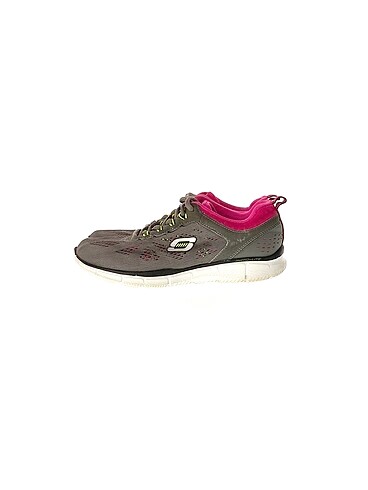 Skechers Spor Ayakkabı %70 İndirimli.