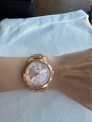 Beden Tommy Hilfiger rose saat