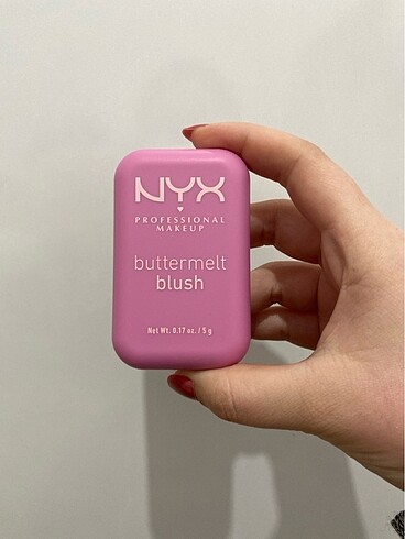 NYX BUTTERMELT ALLIK 01