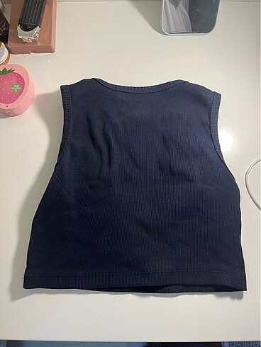 Bershka şacivert crop üst