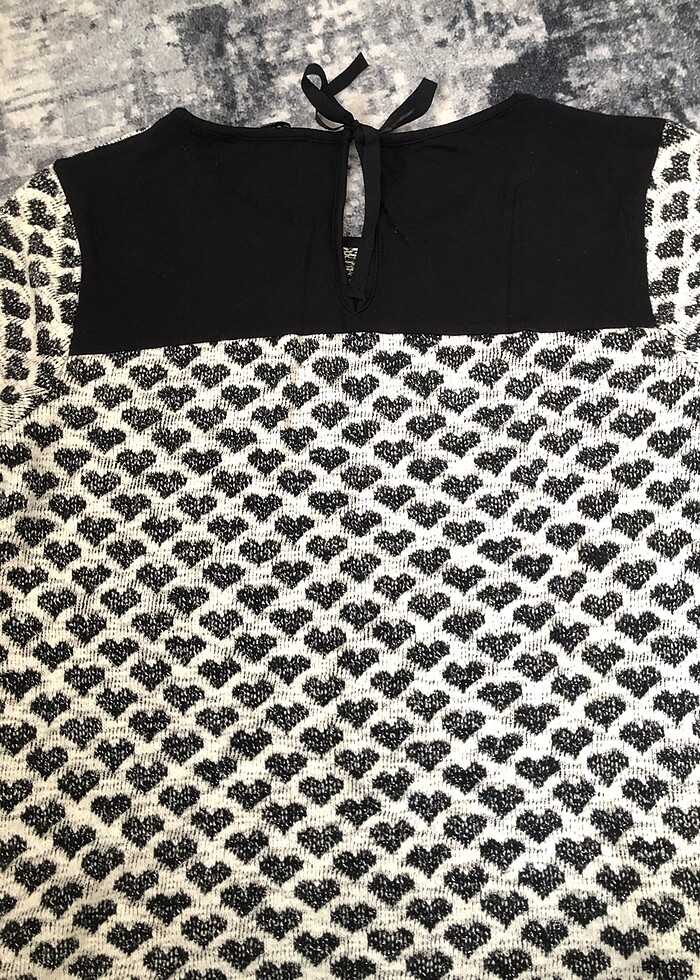 Kalp detaylı bluz - Görsel 5