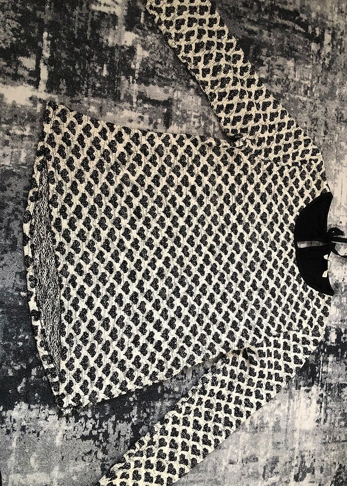 Kalp detaylı bluz - Görsel 4