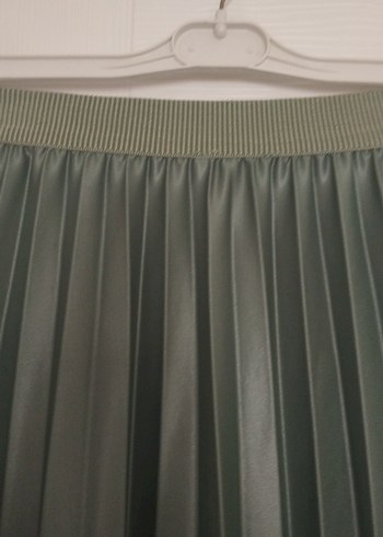 Yeşil Pilili Uzun Kadın Etek - Görsel 4