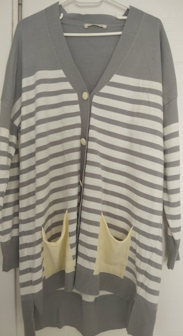 Gri Çizgili V Yaka Kadın Hırka - Görsel 4