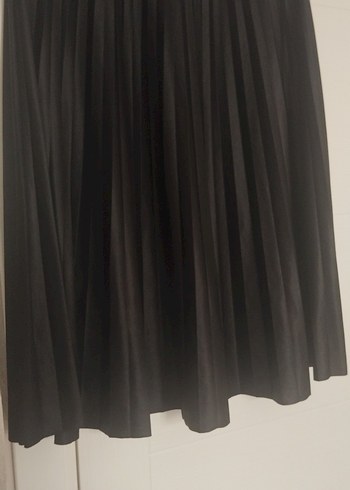 Siyah Pilili Uzun Kadın Etek - Görsel 3