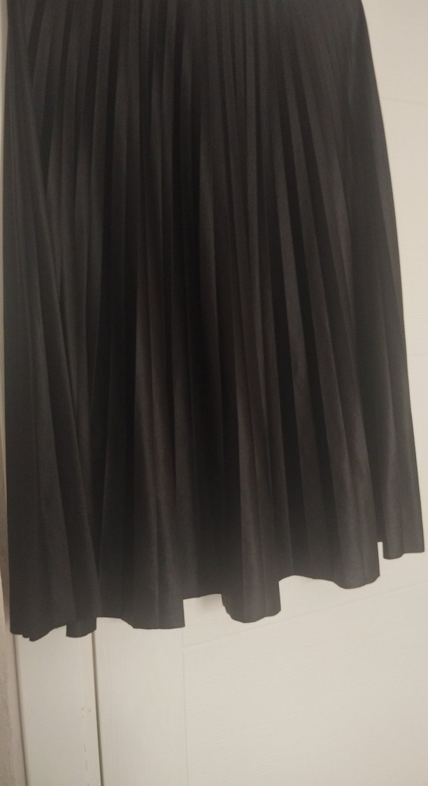 Siyah Pilili Uzun Kadın Etek - Görsel 3