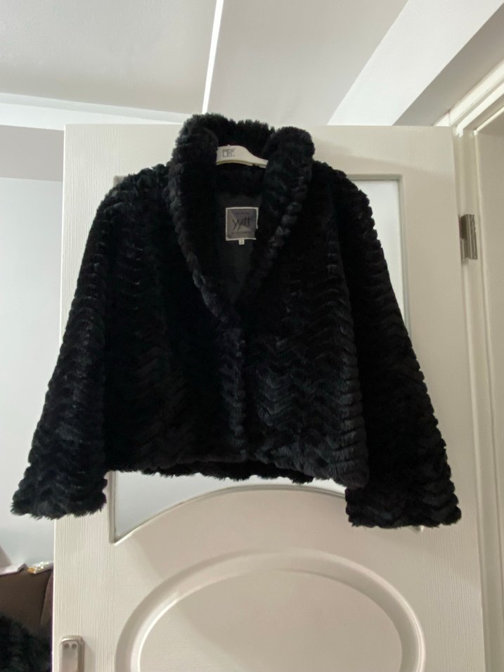 Siyah peluş  kürk - Görsel 2