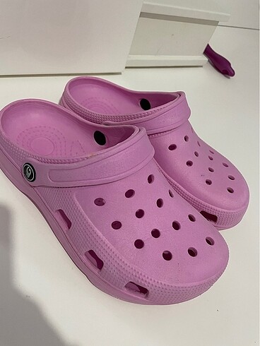 37 Beden Crocs terlik