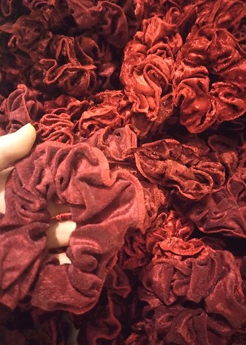 Bordo Kadife Fırfırlı Saç Tokası - Görsel 2