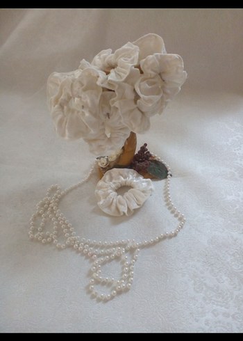 8 TL. Beyaz KADİFE Saç Tokası - Görsel 2