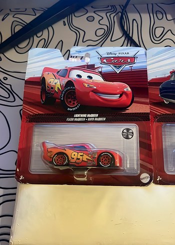 Kırmızı Oyuncak Araba - Şimşek McQueen